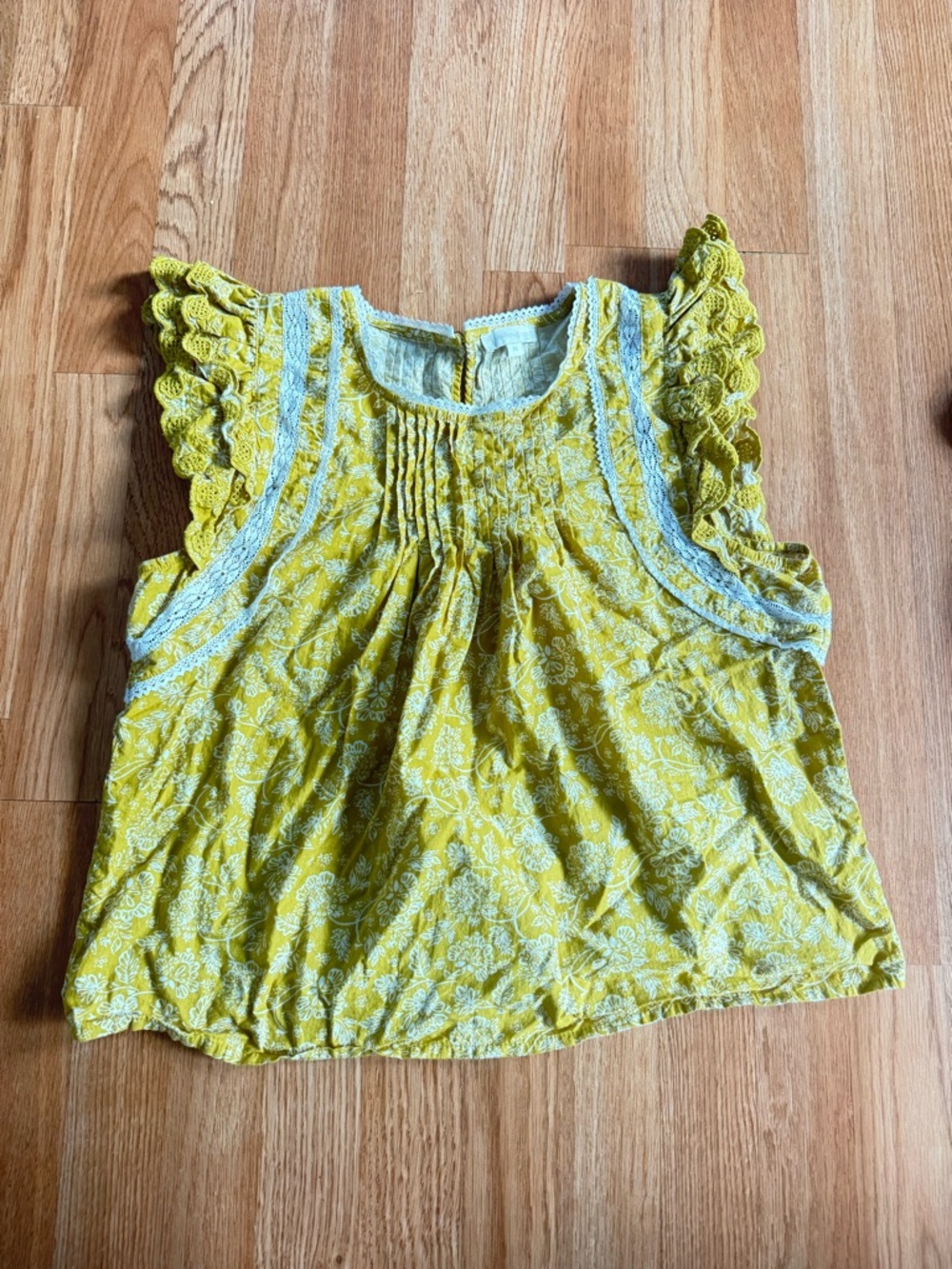 Yellow Floral Lace-Trim Sleeveless Blouse